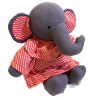Lia Elephant