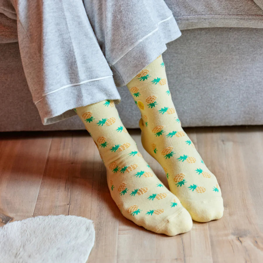 socks that provide meals-pineapple (3 pack)